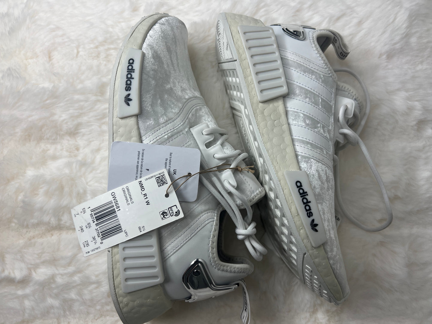 Adidas NMD R1 Velour White Silver Running Workout Shoes GW5681 Women's Size 7